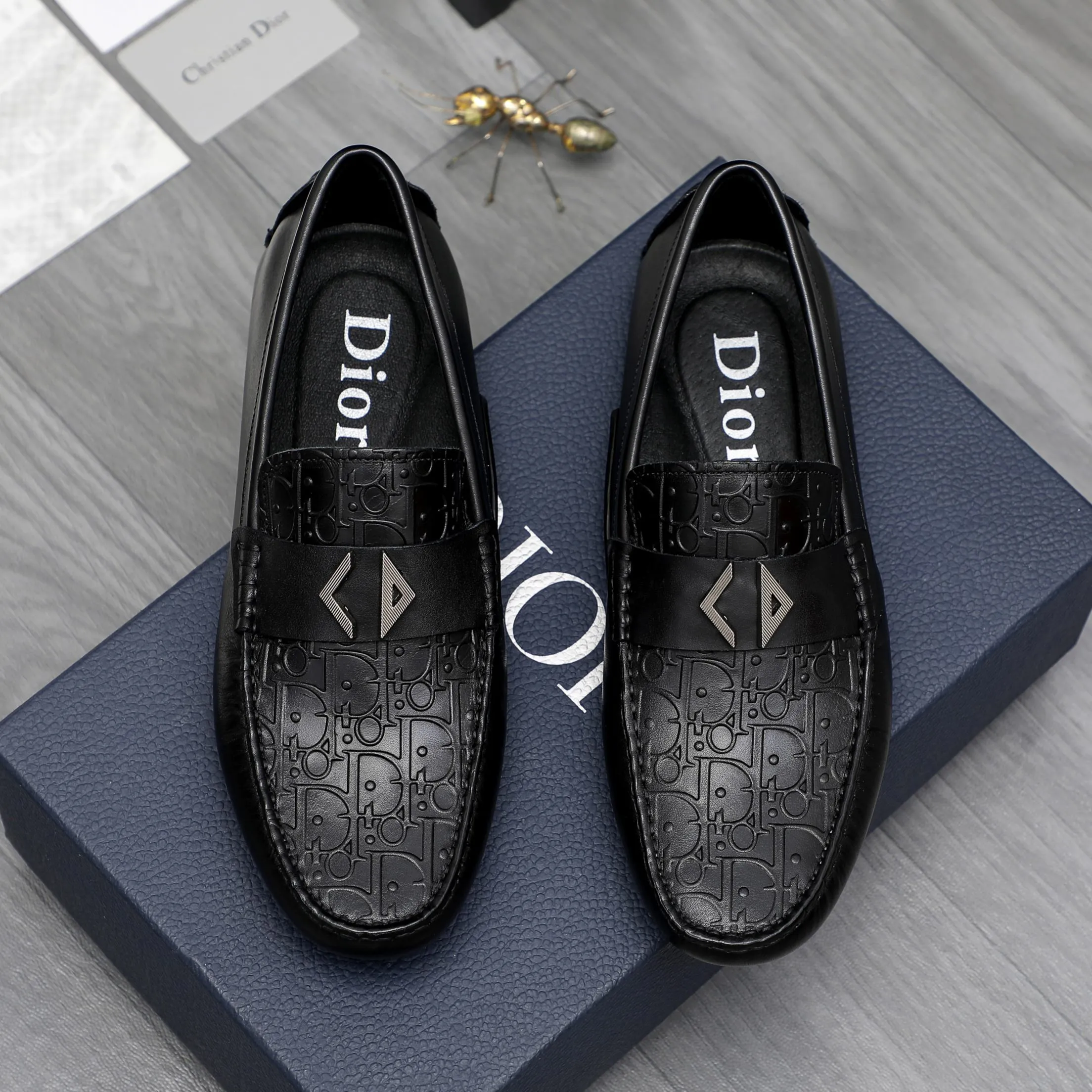 Men's shoes 💰400 Product trademark: Dior "Dior" casual slip-on shoes Regular size: 38-45 (45 is custom-made and non-returnable) Product materials: Selected cowhide embossed upper, pigskin lining, rubber outsole